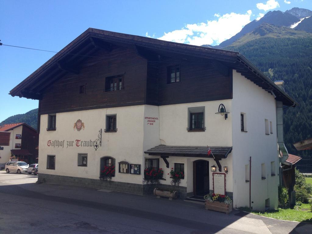 Hotel Gasthof Zur Traube Pettneu am Arlberg Exterior foto